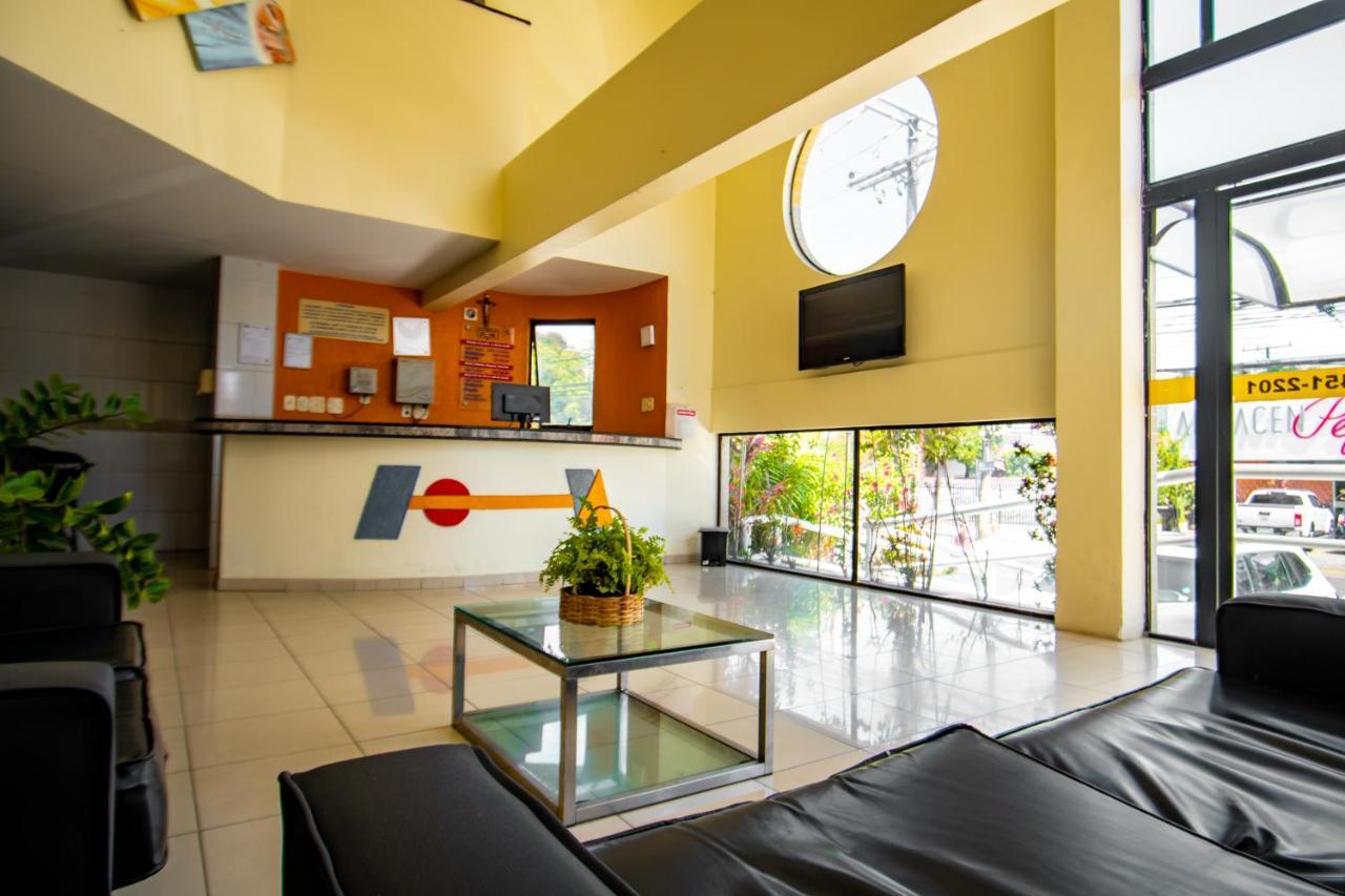 Piramide Pituba - Av Paulo Vi 酒店 3*